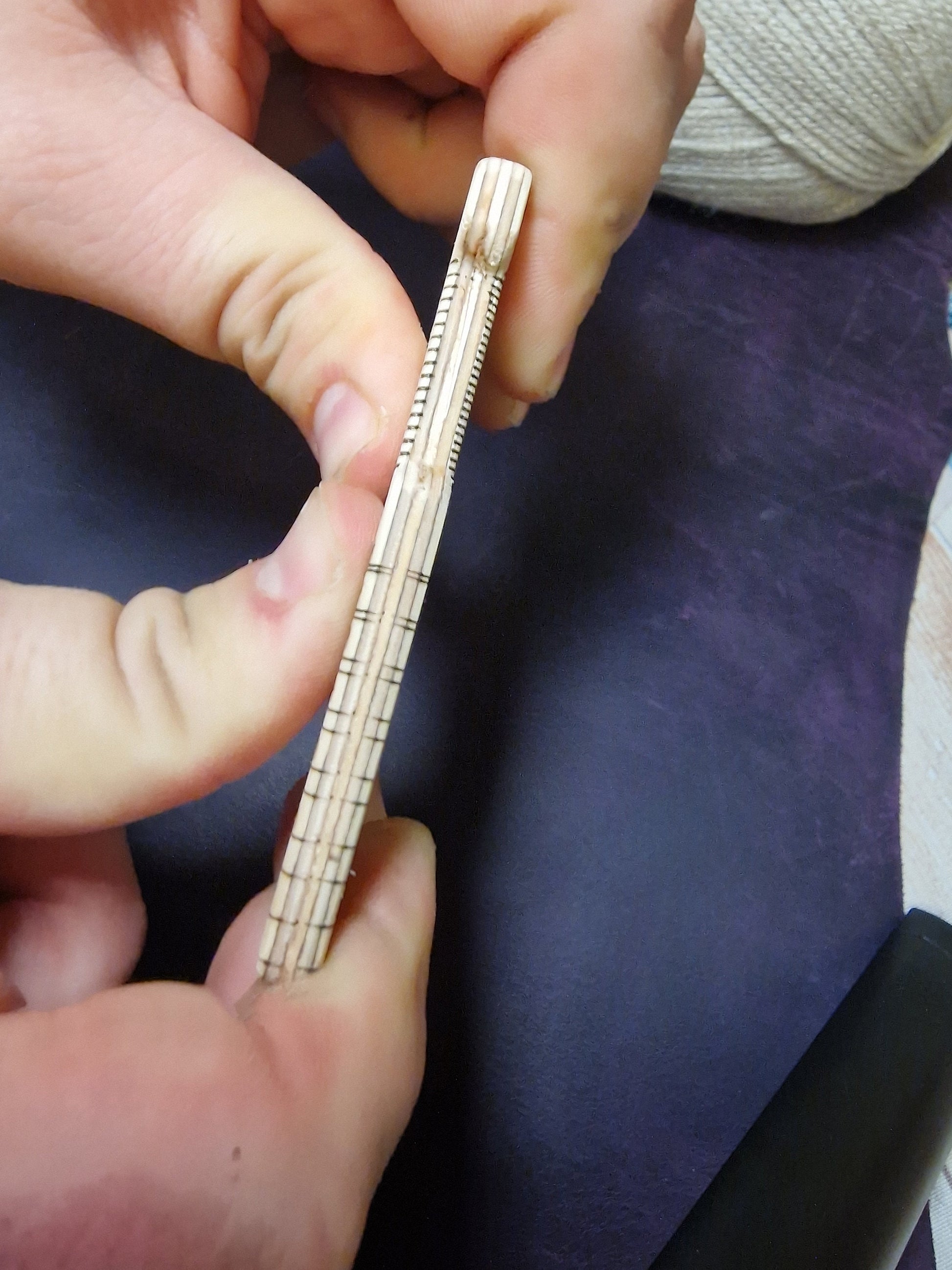 Dual-Sided Birch WPI Tool: UK & US Knitting Gauge